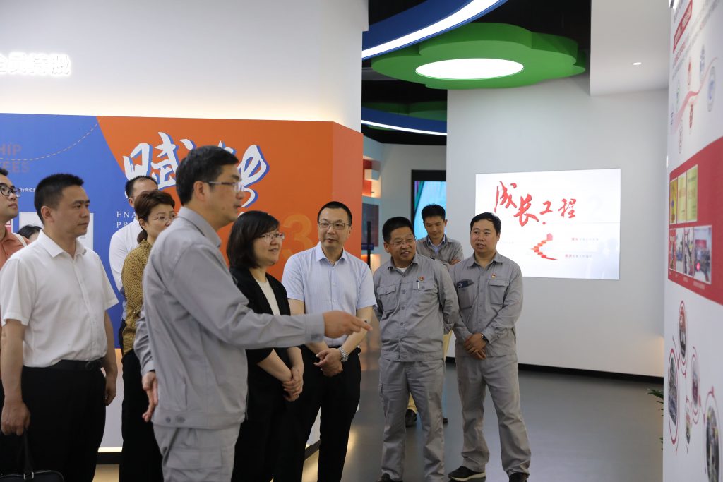 省总工会胡柯副主席来公司送清凉2